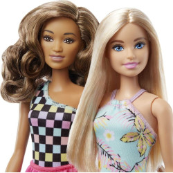 Barbie GDX66 - Pack avec Jeep, Bateau et 2 poupées - Neuf, scellé (boîte légèrement abîmée)